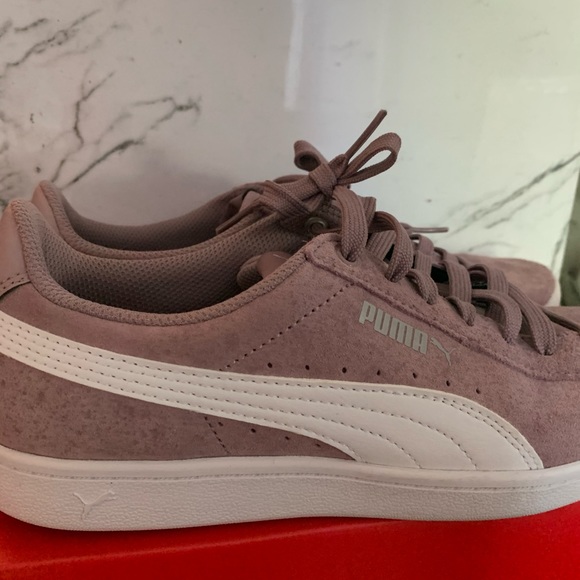 Women’s Puma Sneaker - Picture 8 of 10